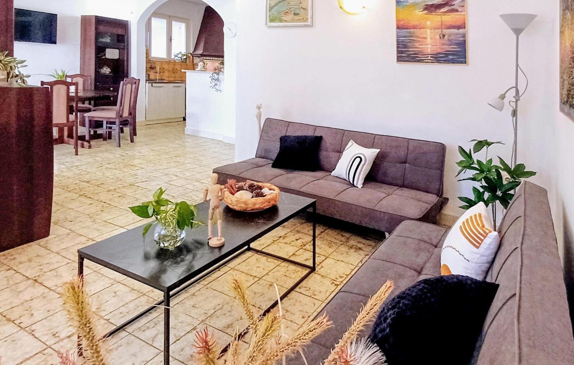 Pet Friendly Home In Blato With Kitchen Eksteriør billede